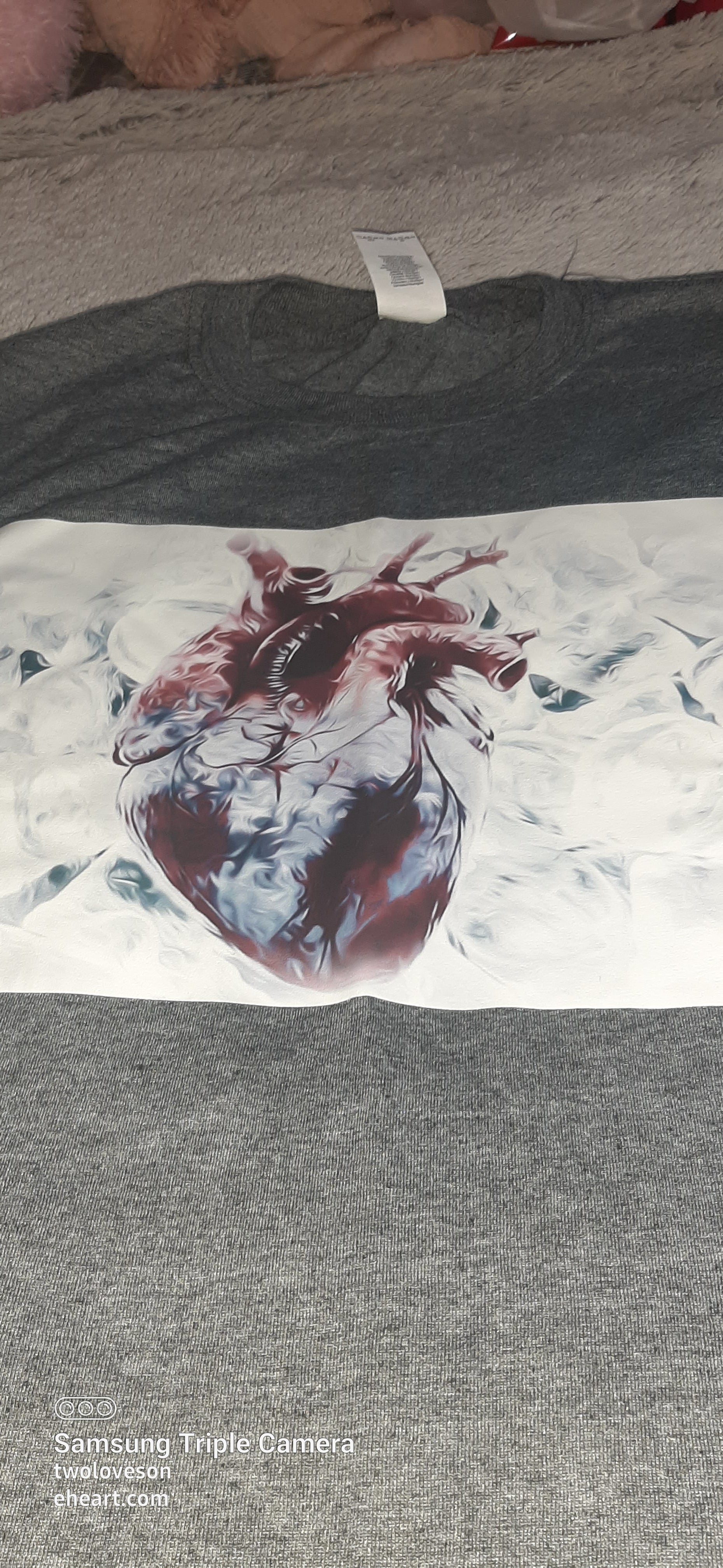 "Heart On Ice" T-shirt