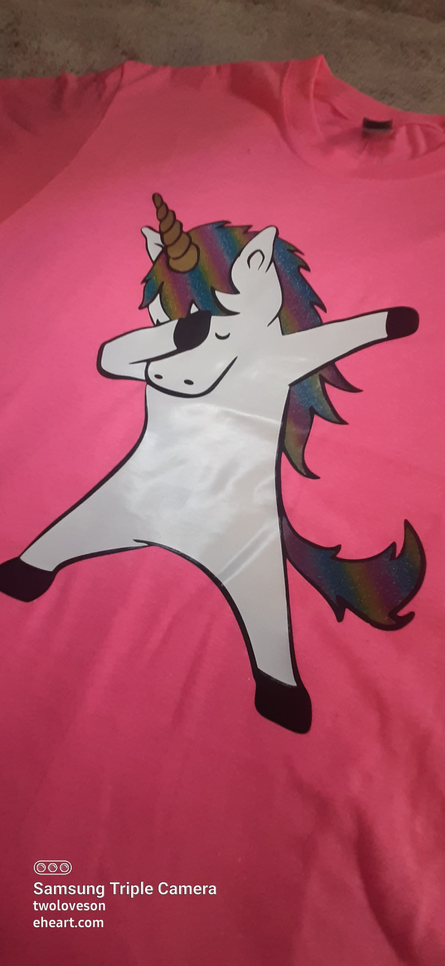 "Dabbing Unicorn" T-Shirt